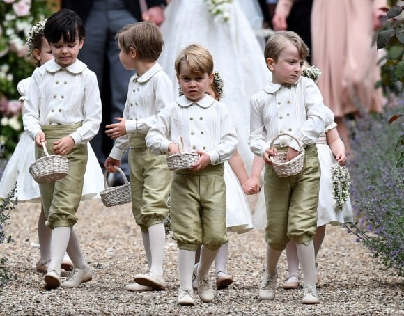 Le prince George de Cambridge, "pageboy", et la princesse Charlotte, "flower girl", au mariage de Pippa Middleton et James Matthews le 20 mai 2017 à Englefield dans le Berkshire.