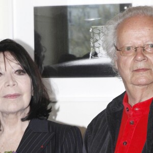 Juliette Gréco et son mari Gérard Jouannest lors de la remise à la chanteuse de la médaille Grand Vermeil de la Ville de Paris le 12 avril 2012