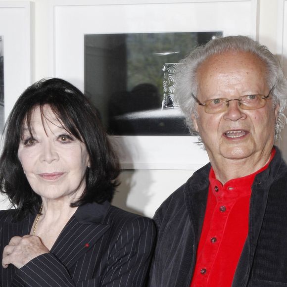 Juliette Gréco et son mari Gérard Jouannest lors de la remise à la chanteuse de la médaille Grand Vermeil de la Ville de Paris le 12 avril 2012