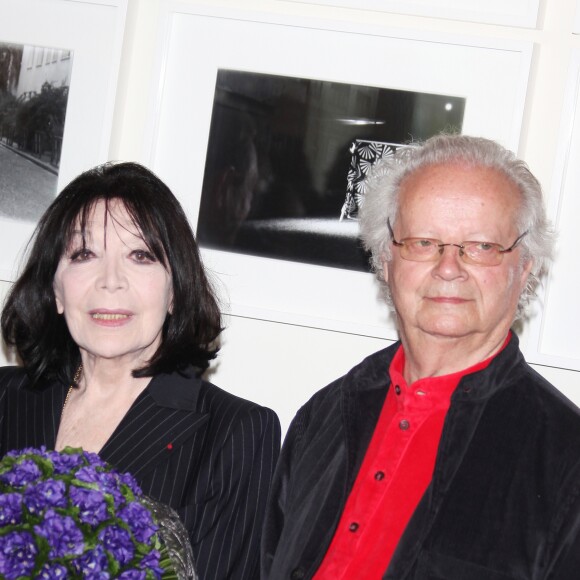 Juliette Gréco et son mari Gérard Jouannest lors de la remise à la chanteuse de la médaille Grand Vermeil de la Ville de Paris le 12 avril 2012