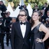 Gary Oldman et sa femme Gisele Schmidt - Montée des marches du film " Capharnaüm " lors du 71ème Festival International du Film de Cannes. Le 17 mai 2018 © Borde / Jacovides / Moreau / Bestimage