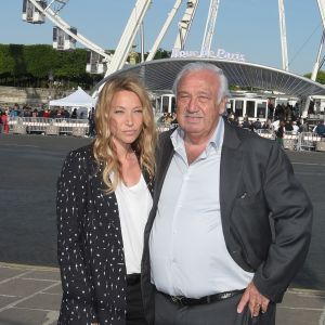 Laura Smet et Marcel Campion - Fermeture de la Grande Roue de la place de la Concorde et remise d'un chèque de 90 000 euros pour l'Institut Rafaël ( Institut soutenu par J.Hallyday) à Paris le 18 mai 2018 © Guirec Coadic / Bestimage