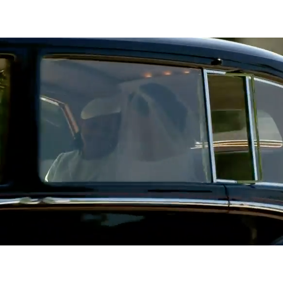 Meghan Markle, dans sa robe de mariée, quittant le Cliveden House Hotel avec sa mère Doria Ragland pour se rendre à Windsor le 19 mai 2018, jour de son mariage avec le prince Harry.
