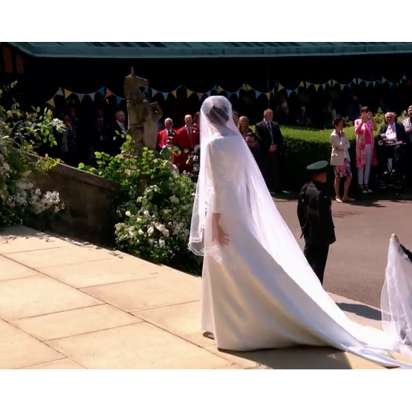 Meghan Markle est apparue dans sa robe signée Clare Waight Keller pour Givenchy le 19 mai 2018 à Windsor pour son mariage avec le prince Harry.
