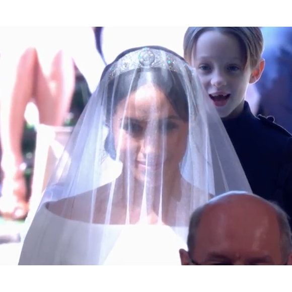 Meghan Markle est apparue dans sa robe de mariée signée Clare Waight Keller pour Givenchy le 19 mai 2018 à Windsor pour son mariage avec le prince Harry.