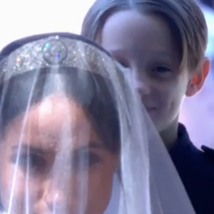 Meghan Markle est apparue dans sa robe signée Clare Waight Keller pour Givenchy le 19 mai 2018 à Windsor pour son mariage avec le prince Harry.