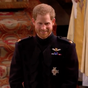 Meghan Markle est apparue dans sa robe signée Clare Waight Keller pour Givenchy le 19 mai 2018 à Windsor pour son mariage avec le prince Harry.