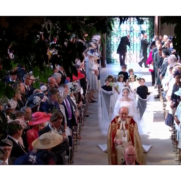 Meghan Markle est apparue dans sa robe signée Clare Waight Keller pour Givenchy le 19 mai 2018 à Windsor pour son mariage avec le prince Harry.