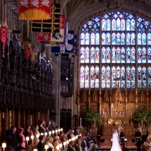 Meghan Markle est apparue dans sa robe signée Clare Waight Keller pour Givenchy le 19 mai 2018 à Windsor pour son mariage avec le prince Harry.