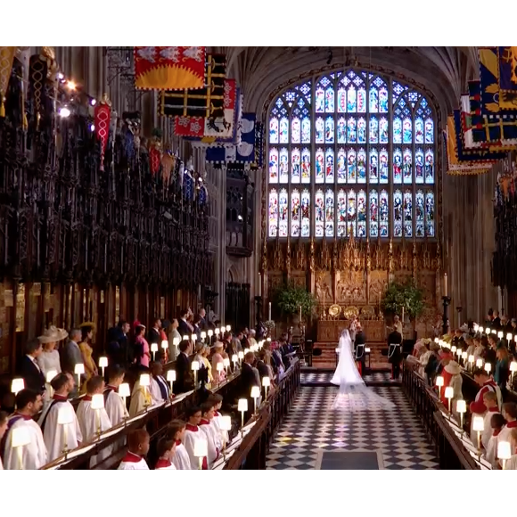Meghan Markle est apparue dans sa robe signée Clare Waight Keller pour Givenchy le 19 mai 2018 à Windsor pour son mariage avec le prince Harry.