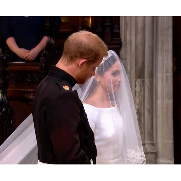 Meghan Markle est apparue dans sa robe signée Clare Waight Keller pour Givenchy le 19 mai 2018 à Windsor pour son mariage avec le prince Harry.