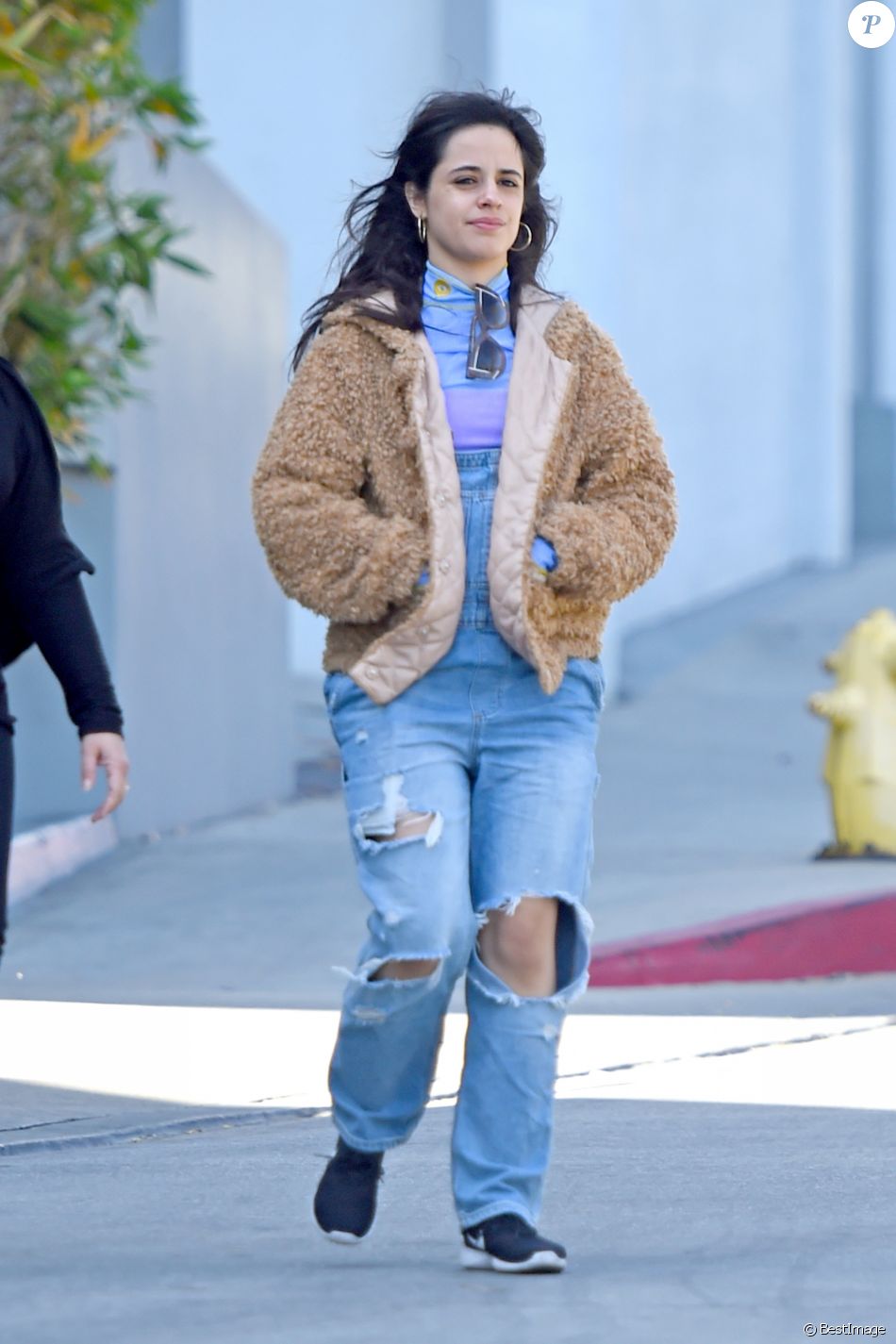 Exclusif - Camila Cabello sort dîner avec sa mère au restaurant italien