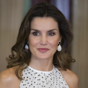 La reine Letizia d'Espagne, en robe Carolina Herrera, a été reçue par le président Danilo Medina et sa femme Candida Montilla au palais présidentiel à Saint-Domingue en République dominicaine le 21 mai 2018 dans le cadre de sa mission dans le cadre de la coopération internationale espagnole.