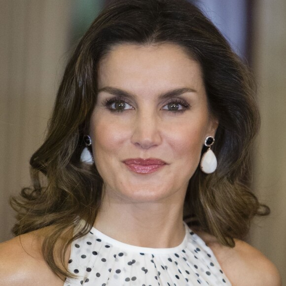 La reine Letizia d'Espagne, en robe Carolina Herrera, a été reçue par le président Danilo Medina et sa femme Candida Montilla au palais présidentiel à Saint-Domingue en République dominicaine le 21 mai 2018 dans le cadre de sa mission dans le cadre de la coopération internationale espagnole.