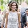 La reine Letizia d'Espagne (en robe Carolina Herrera) a visité avec la première dame dominicaine Candida Montilla le centre de soins pour handicapés de Saint-Domingue en République dominicaine le 21 mai 2018. L'épouse du roi Felipe a eu la cote auprès des enfants, câlins et bisous en pagaille !