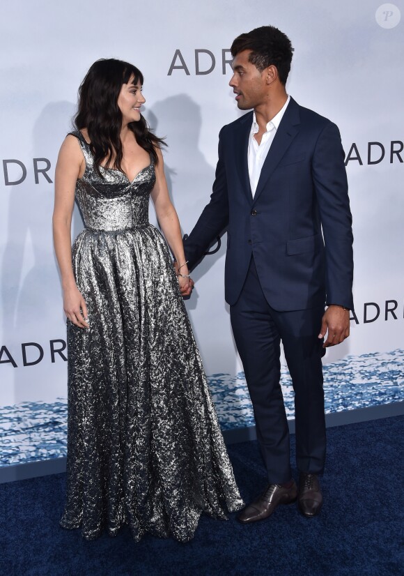 Shailene Woodley et son compagnon Ben Volavola à la première de 'Adrift' aux cinémas Regal à Los Angeles, le 23 mai 2018 © Chris Delmas/Bestimage