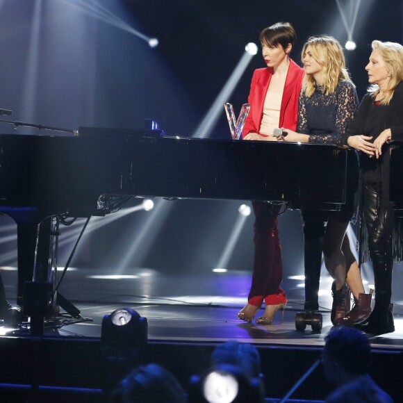 William Sheller reçoit un hommage de Louane, Véronique Sanson et Jeanne Cherhal pour ses 40 ans de carrière - Cérémonie des Victoires de la Musique au Zénith de Paris le 12 février 2016 © Guirec Coadic / Bestimage