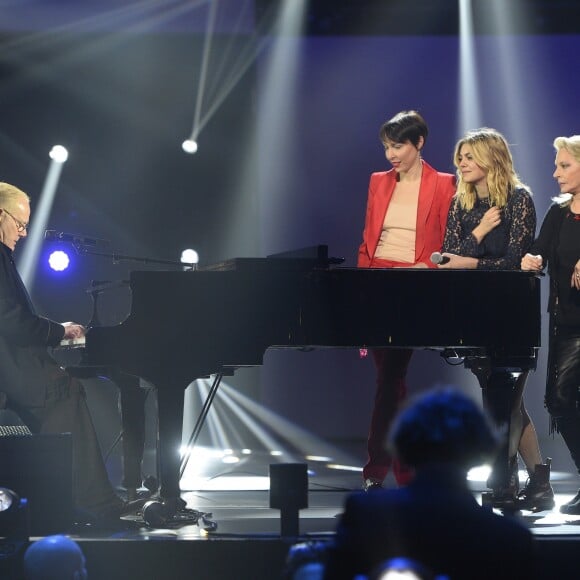 William Sheller reçoit un hommage de Louane, Véronique Sanson et Jeanne Cherhal pour ses 40 ans de carrière - Cérémonie des Victoires de la Musique au Zénith de Paris le 12 février 2016 © Guirec Coadic / Bestimage