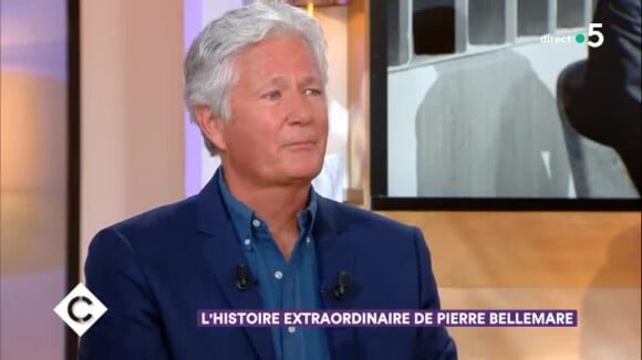 Pierre Dhostel très ému après la mort de son père Pierre Bellemare, le 28 mai 2018 dans "C à vous" sur France 5.