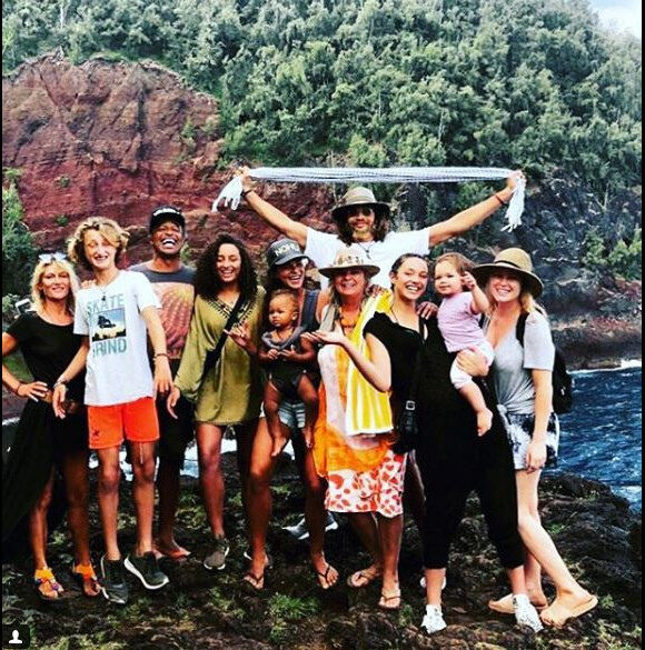 Yannick Noah avec tous ses enfants, petits-enfants, sa femme et son ex-femme lors de vacances à Hawaï. Instagram, mai 2018.