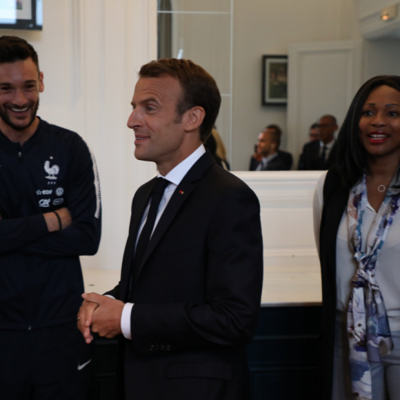 Emmanuel Macron et son épouse ont rencontré l'équipe de France de football ce 5 juin 2018, à Clairefontaine.