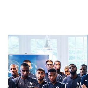 Le couple présidentiel a rencontré les Bleus avant leur départ pour la Coupe du monde de football, ce 5 juin 2018, à Clairefontaine.