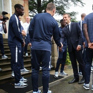 Antoine Griezmann, Paul Pogba, Emmanuel Macron, président de la République, sa femme Brigitte Macron - Le président de la République accompagné de sa femme rencontre les joueurs qui vont participer à la coupe du monde de football au centre national de Clairefontaine le 5 juin 2018.