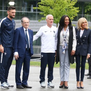 Hugo Lloris, capitaine de l'équipe de France de football, Noël Le Graët, président de la fédération française de football, Didier Deschamps, sélectionneur de l'équipe de France de Football, Laura Flessel, ministre des sports, Brigitte Macron - Le président et son épouse rencontrent les joueurs de l'équipe de France de football qui participeront à la coupe du monde au centre de Clairefontaine le 5 juin 2018.