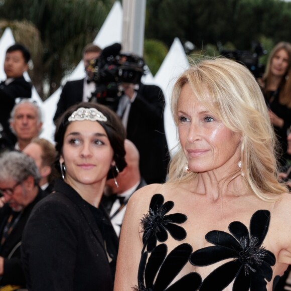 Estelle Lefébure (Bijoux de Grisogono, robe Yanina Couture) - Montée des marches du film " Burning " lors du 71ème Festival International du Film de Cannes. Le 16 mai 2018 © Borde-Jacovides-Moreau/Bestimage