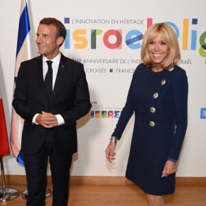 Le président de la République française Emmanuel Macron et sa femme la Première Dame Brigitte Macron (Trogneux) lors de l'inauguration de l'exposition Israel@Lights à Paris, France, le 5 juin 2018. © Erez Lichtfeld/Bestimage