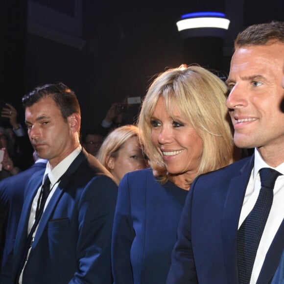 Sidney Toledano, le président de la République française Emmanuel Macron et sa femme la Première Dame Brigitte Macron (Trogneux) lors de l'inauguration de l'exposition Israel@Lights à Paris, France, le 5 juin 2018. © Erez Lichtfeld/Bestimage