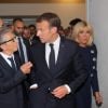 Le président de la République française Emmanuel Macron en grande discussion avec Yves Dahan en présence de la Première Dame Brigitte Macron (Trogneux) lors de l'inauguration de l'exposition Israel@Lights au Grand Palais à Paris, France, le 5 juin 2018.
