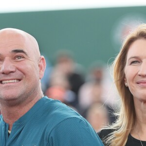 Steffi Graf et son mari André Agassi - Tournoi des "Longines Future Tennis Aces" sur le court en terre battue installé sous la Tour Eiffel dans le cadre de l'opération "Roland-Garros dans la Ville" à Paris, le 2 juin 2018. S. Graf et A. Agassi ont disputé un match avec les vainqueurs de cette compétition. © Jacovides/Moreau/Bestimage