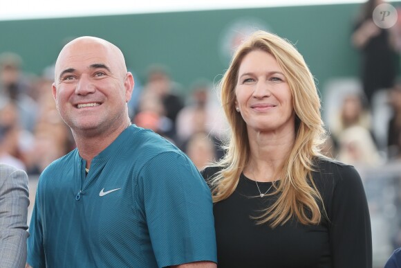 Steffi Graf et son mari André Agassi - Tournoi des "Longines Future Tennis Aces" sur le court en terre battue installé sous la Tour Eiffel dans le cadre de l'opération "Roland-Garros dans la Ville" à Paris, le 2 juin 2018. S. Graf et A. Agassi ont disputé un match avec les vainqueurs de cette compétition. © Jacovides/Moreau/Bestimage