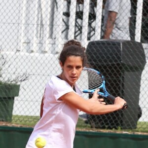 Exclusif - Clemence Castel - 26ème édition du Trophée des personnalités en marge des Internationaux de Tennis de Roland Garros à Paris, Frnce, le 8 juin 2018. La 26ème édition du trophée des personnalités rassemblera de nombreuses célébrités qui viendront partager un moment convivial et solidaire autour de leur passion pour le tennis. Cette année, le trophée innove en invitant les personnalités à venir mesurer leur vitesse de balle pour la bonne cause. Pour la première fois, grâce au soutien de Engie et Babolat, chaque kilomètre heure sera converti en euro. 1 km/h = 1 euro. Le montant additionné sera remis par les vainqueurs aux associations "Premier de Cordée" et "Sourire à la vie". De plus, Engie remettra chaque jour un chèque à une association qui oeuvre pour l'accès au sport : "Princesse Margot" parrainée par K.Adams, "Innocence en danger" représentée par N.Baye, "Autour des williams" soutenue par O.Meunier et "Autiste sans frontières" avec L.Delahousse. © Denis Guignebourg/Bestimage  ( No Web No Blog pour la Belgique et la Suisse)08/06/2018 - Paris