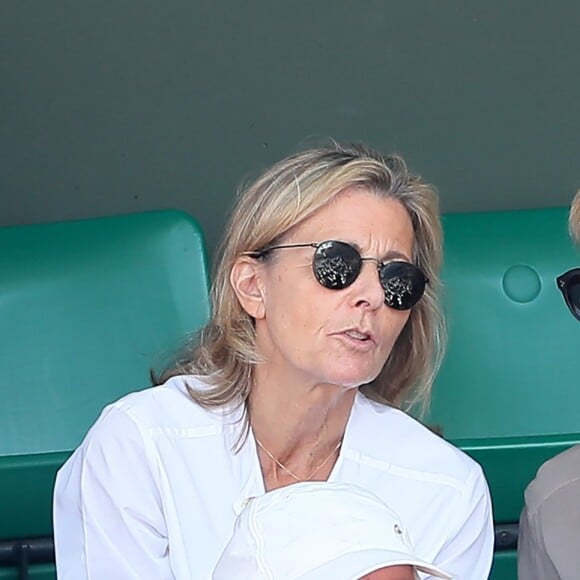 Claire Chazal et Anne Sophie Lapix - People dans les tribunes des Internationaux de France de Tennis de Roland Garros à Paris. Le 8 juin 2018 © Cyril Moreau / Bestimage