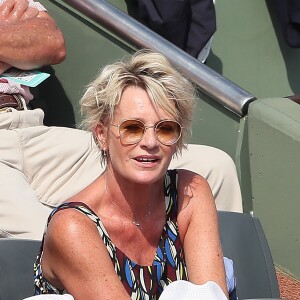 Sophie Davant - People dans les tribunes des Internationaux de France de Tennis de Roland Garros à Paris. Le 8 juin 2018 © Cyril Moreau / Bestimage