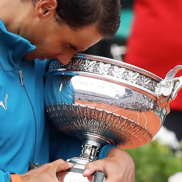 Rafael Nadal gagne son onzième titre au tournoi de Roland-Garros face à Dominique Thiem à Paris, le 10 juin 2018. © Jacovides/Moreau/Bestimage