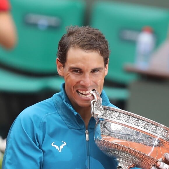 Rafael Nadal gagne son onzième titre au tournoi de Roland-Garros face à Dominique Thiem à Paris, le 10 juin 2018. © Jacovides/Moreau/Bestimage