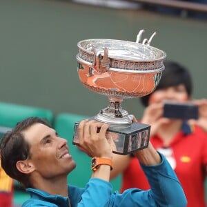 Rafael Nadal gagne son onzième titre au tournoi de Roland-Garros face à Dominique Thiem à Paris, le 10 juin 2018. © Jacovides/Moreau/Bestimage