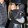Exclusif  - Gerard Piqué, sa compagne Shakira et leurs enfants Milan et Sasha à leur arrivée au restaurant Hunt & Fish à New York. Le 26 décembre 2017.