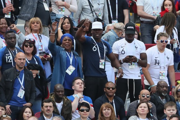 Isabelle Griezmann, Yeo Pogba, Florentin Pogba, Mathias Pogba, Isabelle Matuidi et sa fille Myliane - Célébrités dans les tribunes lors du match de coupe de monde de la France contre l'Australie au stade Kazan Arena à Kazan, Russie, le 16 juin 2018.