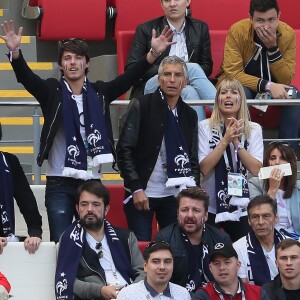 Le chanteur Vianney (Vianney Bureau), Nagui, sa femme Mélanie Page, Jean-François Piège, Bruno Guillon - Célébrités dans les tribunes lors du match de coupe de monde de la France contre l'Australie au stade Kazan Arena à Kazan, Russie, le 16 juin 2018.