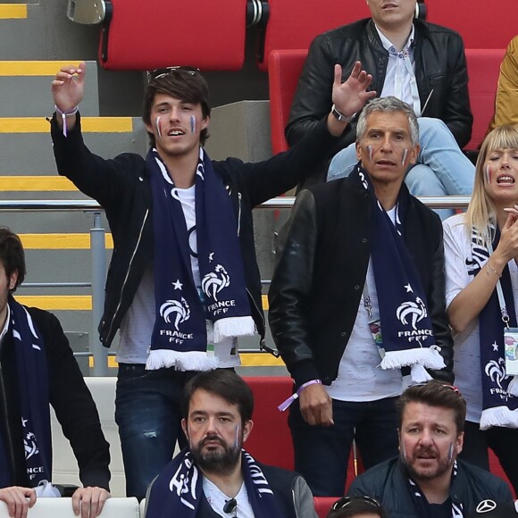 Le chanteur Vianney (Vianney Bureau), Nagui, sa femme Mélanie Page, Jean-François Piège, Bruno Guillon - Célébrités dans les tribunes lors du match de coupe de monde de la France contre l'Australie au stade Kazan Arena à Kazan, Russie, le 16 juin 2018.