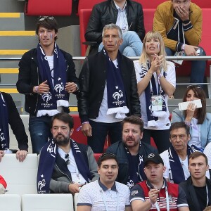 Le chanteur Vianney (Vianney Bureau), Nagui, sa femme Mélanie Page, Jean-François Piège, Bruno Guillon - Célébrités dans les tribunes lors du match de coupe de monde de la France contre l'Australie au stade Kazan Arena à Kazan, Russie, le 16 juin 2018.