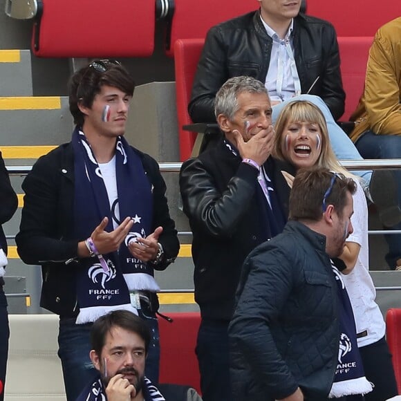 Le chanteur Vianney (Vianney Bureau), Nagui, sa femme Mélanie Page, Jean-François Piège, Bruno Guillon - Célébrités dans les tribunes lors du match de coupe de monde de la France contre l'Australie au stade Kazan Arena à Kazan, Russie, le 16 juin 2018.