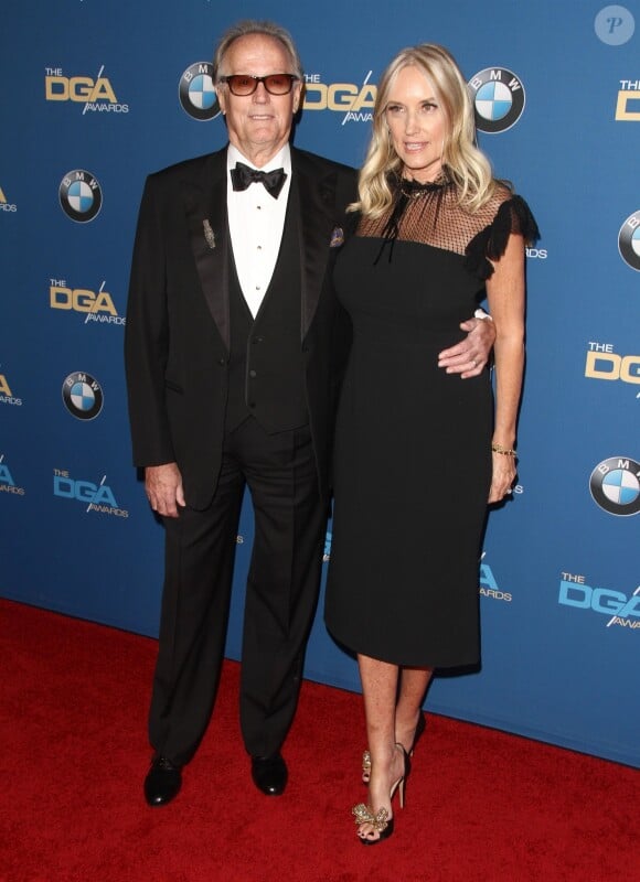 Margaret Devogelaere et son mari Peter Fonda - Les célébrités posent lors du photocall de la soirée des "DGA Awards" à Beverly Hills le 3 février 2018.