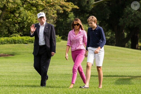 Donald J. Trump, Melania Trump, Barron Trump - La famille Trump quitte l'hélicoptère Marine One à leur arrivée à la Maison Blanche, Washington le 27 aout 2017.