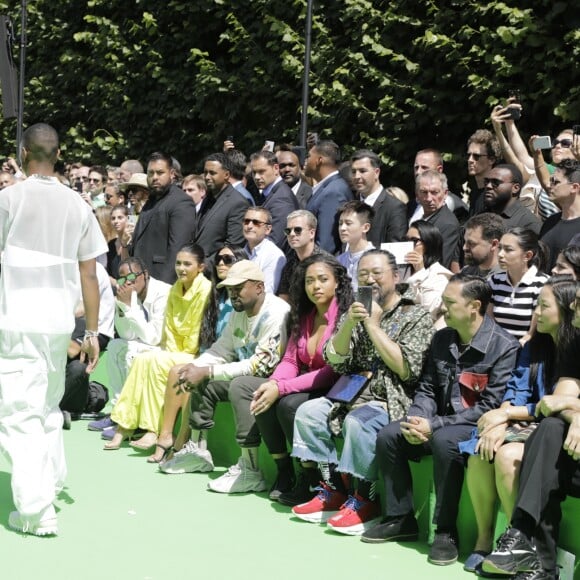 Travis Scott, sa compagne Kylie Jenner, Kim Kardashian, Kanye West, Jordyn Woods, Takashi Murakami au défilé homme printemps-été 2019 Louis Vuitton, signé Virgil Abloh, au Palais-Royal à Paris, le 21 juin 2018. © Olivier Borde / Bestimage