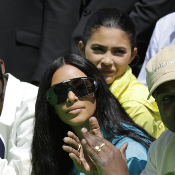 Travis Scott, Kylie Jenner, Kim Kardashian, Kanye West et Jordyn Woods au défilé homme printemps-été 2019 Louis Vuitton, signé Virgil Abloh, au Palais-Royal à Paris, le 21 juin 2018. © Olivier Borde / Bestimage